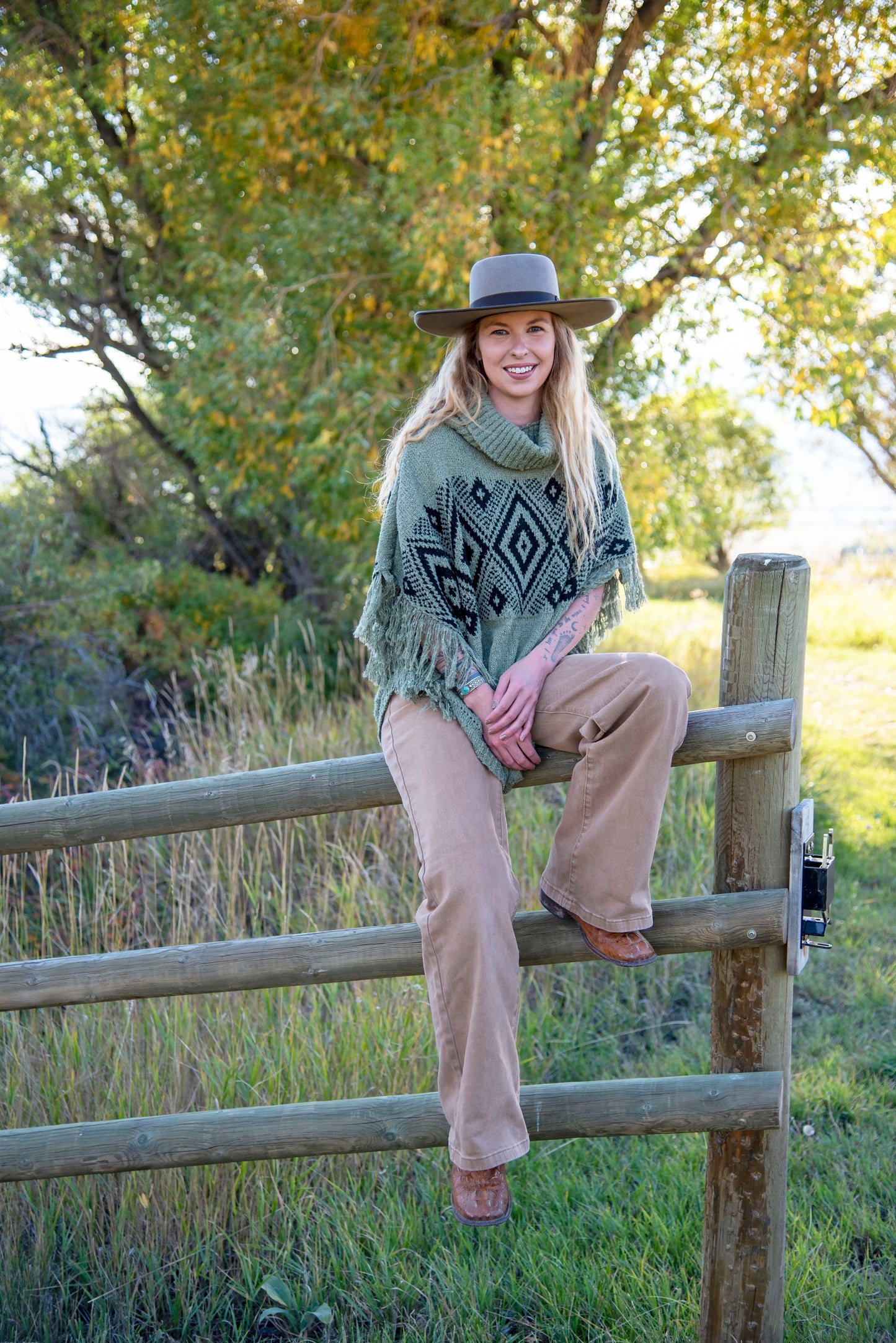Dingo Poncho