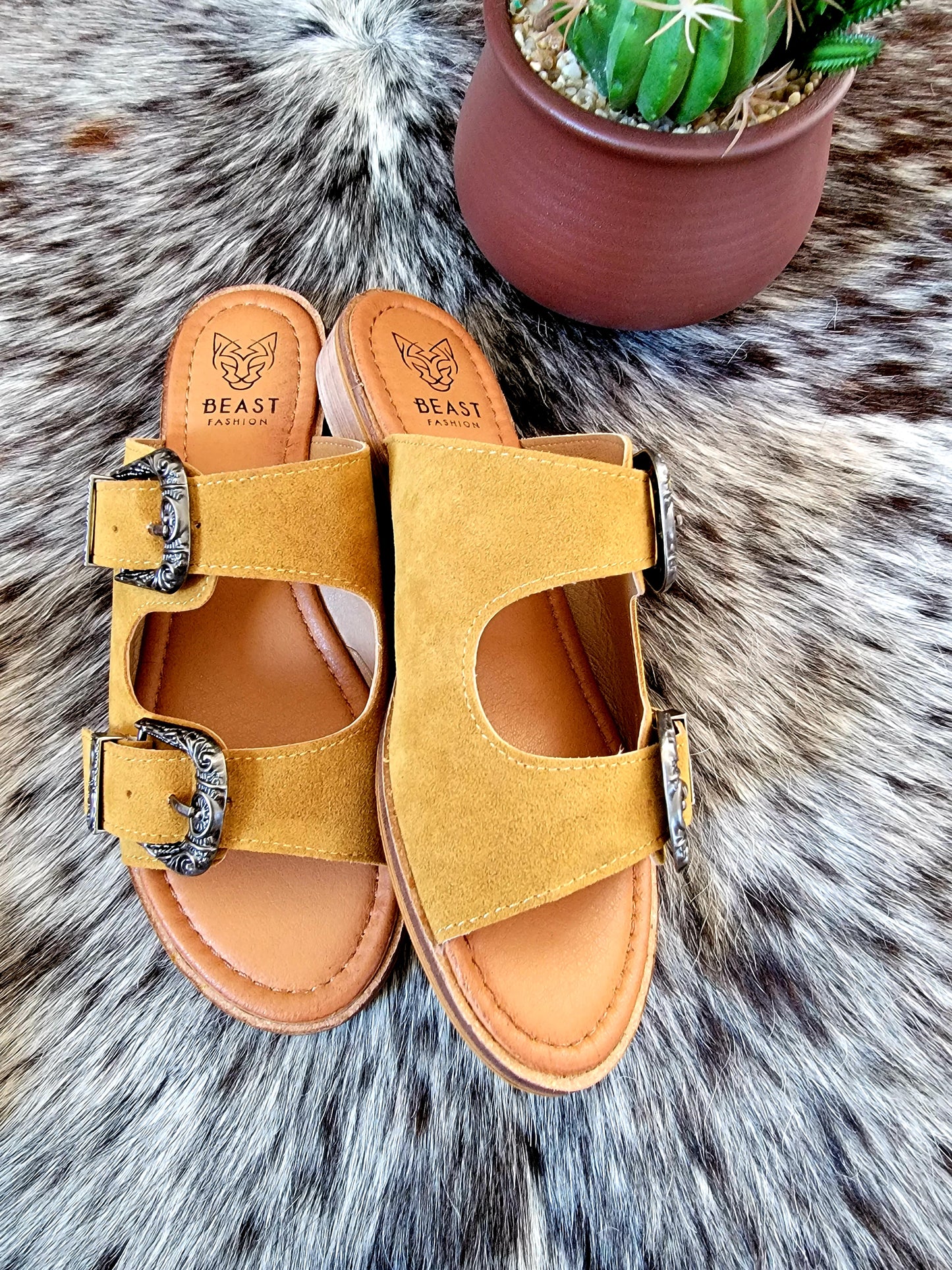 Western Feel Sandals
