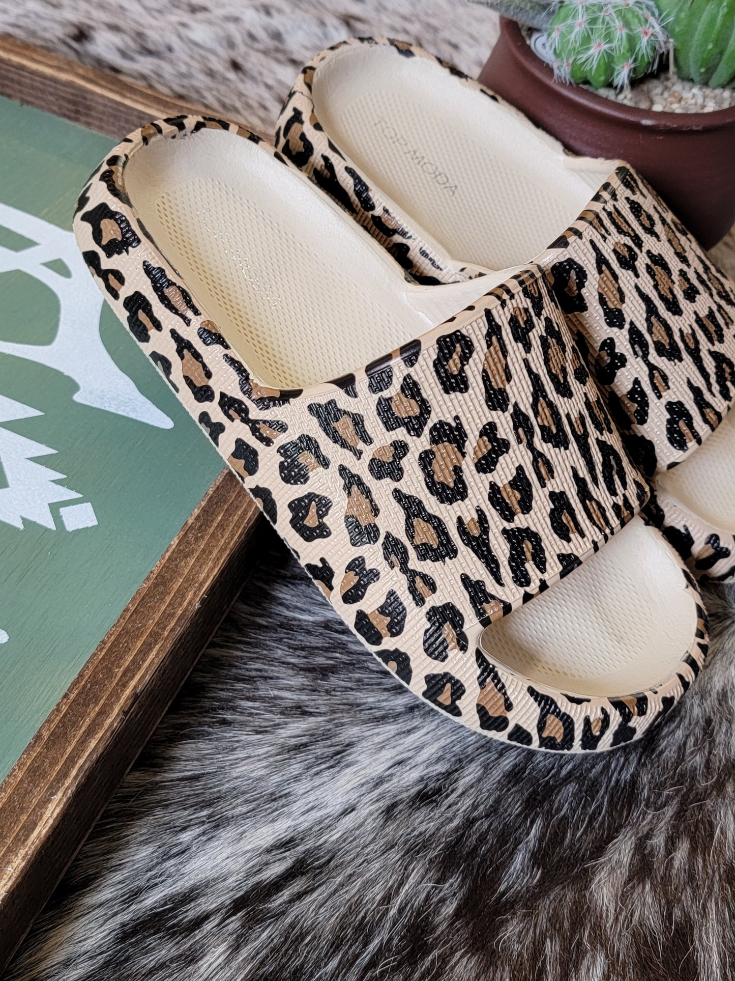 Leopard Slides